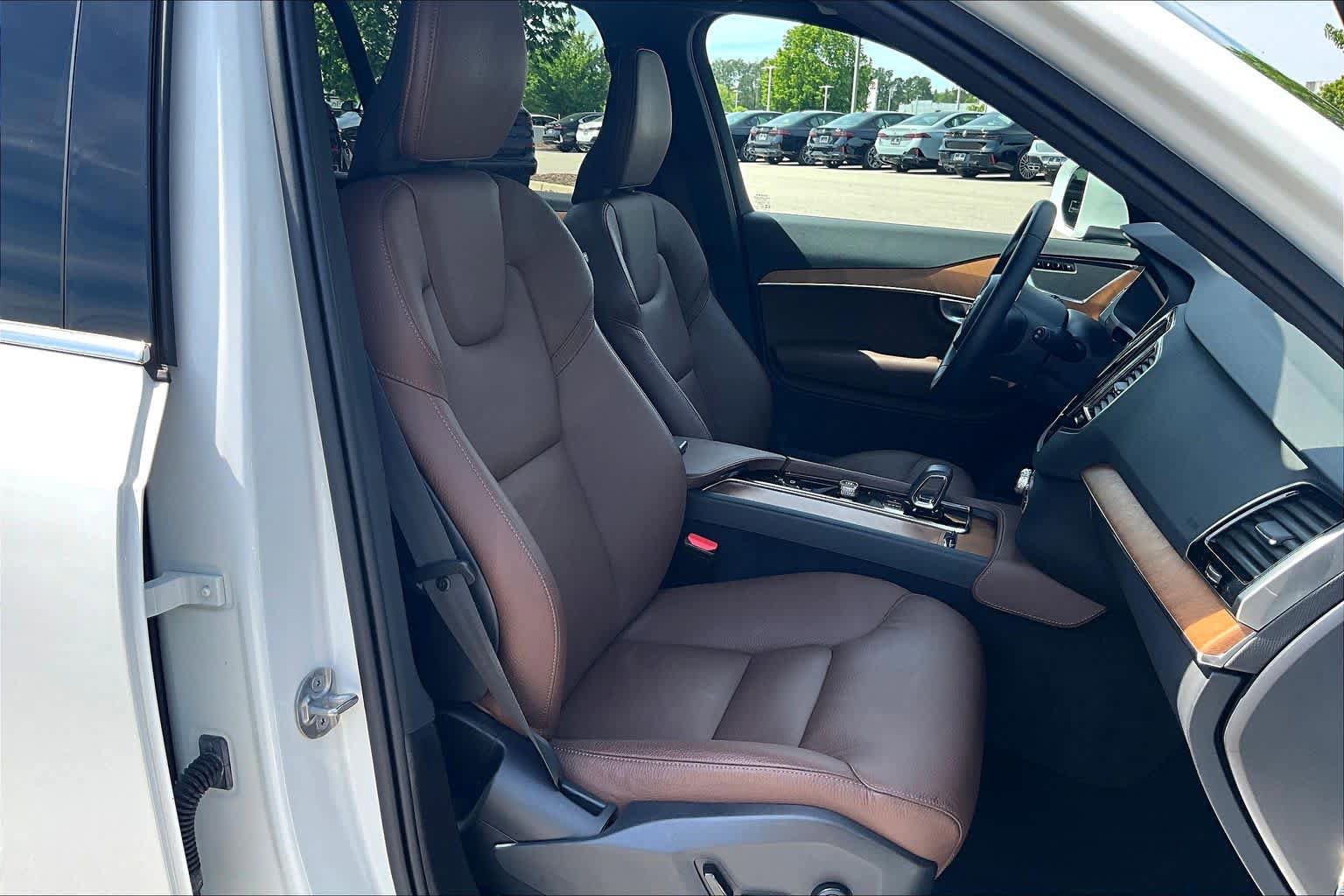 Used 2024 Volvo XC90 B6 Plus w/ Protection Package Premier image 8