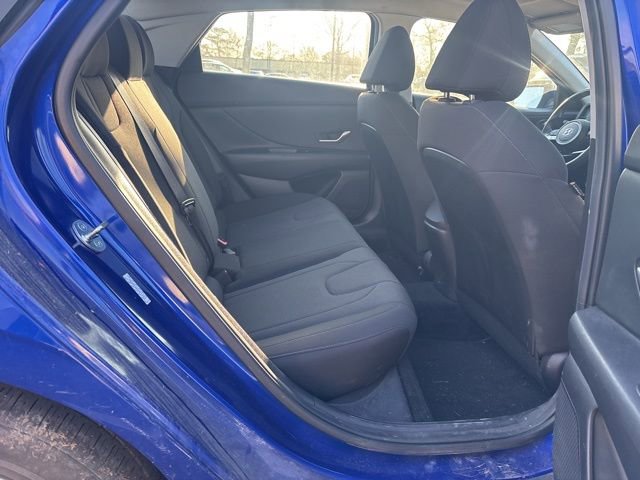 Used 2023 Hyundai Elantra SE image 9