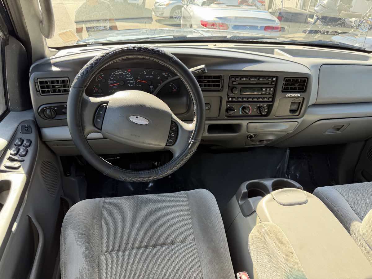 Used 2003 Ford Excursion XLT RWD image 13