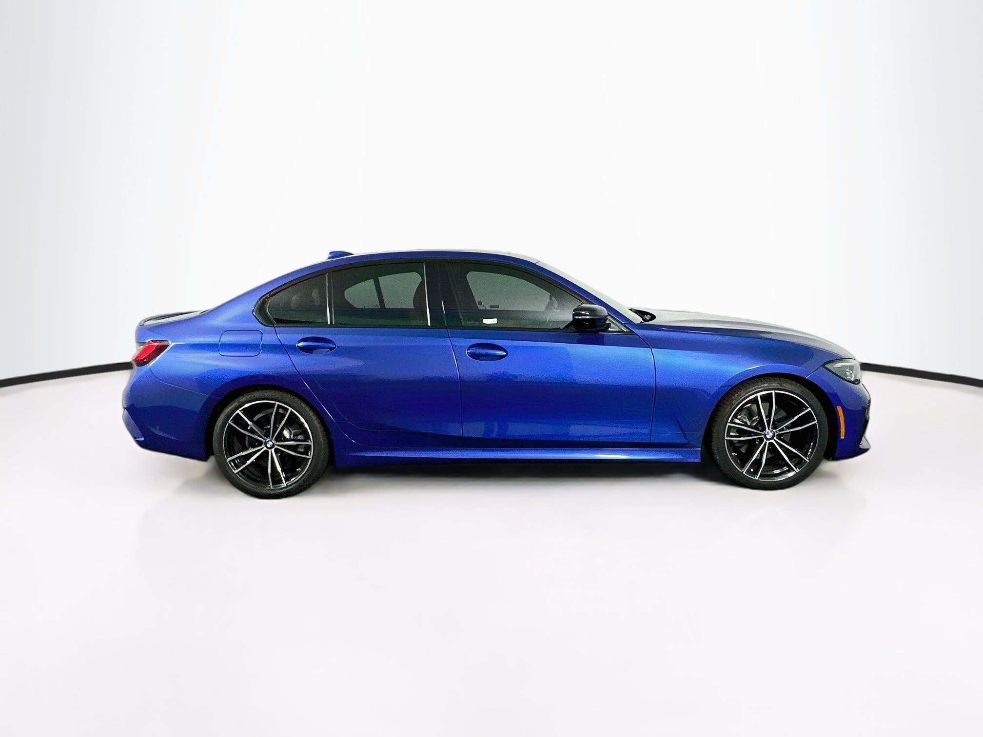 Used 2022 BMW 330i Sedan w/ M Sport Package RWD image 10