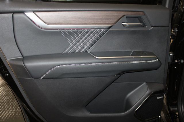 Used 2025 GMC Acadia Denali w/ LPO, Floor Liner Package image 36