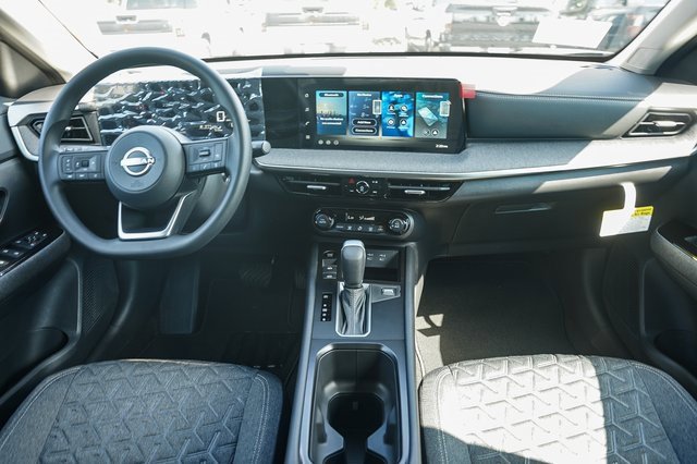 New 2026 Nissan Kicks SV image 13
