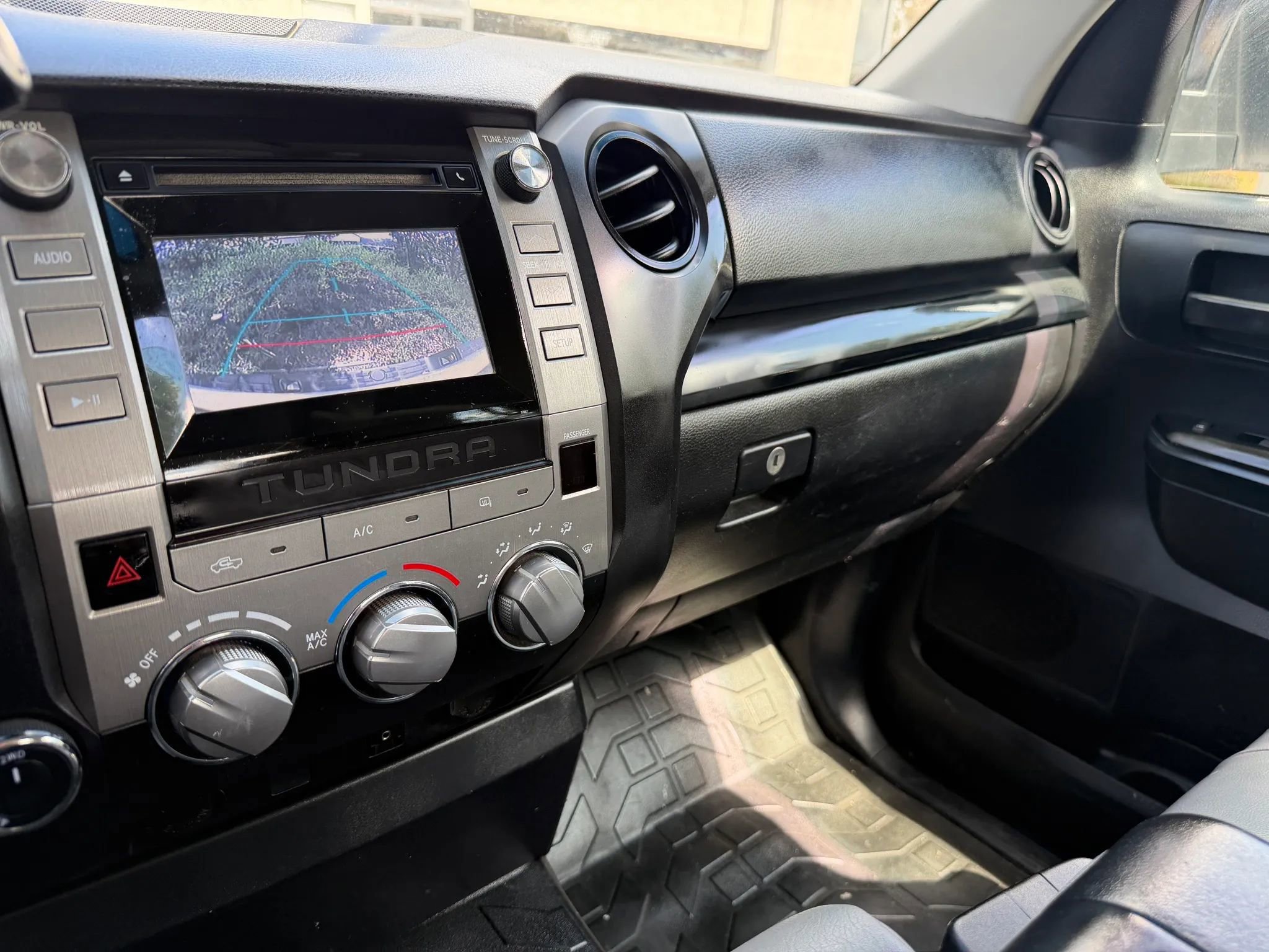 Used 2015 Toyota Tundra SR AWD/4WD image 15