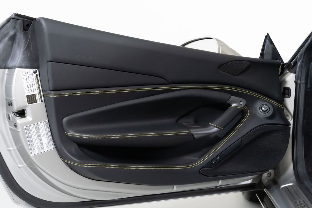 Used 2021 Ferrari F8 Tributo image 24