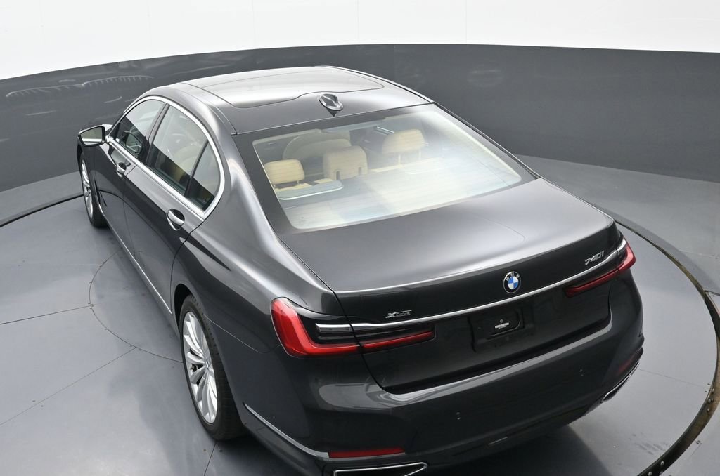 Used 2022 BMW 740i xDrive w/ Premium Package image 34