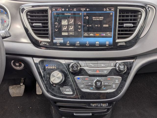 Certified 2025 Chrysler Pacifica Select image 16