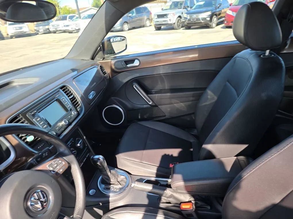 Used 2013 Volkswagen Beetle 2.5 image 24