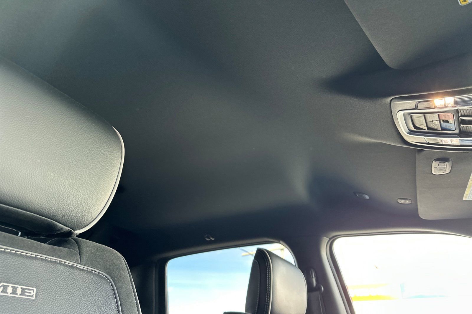 Used 2025 RAM 1500 Laramie AWD/4WD image 19