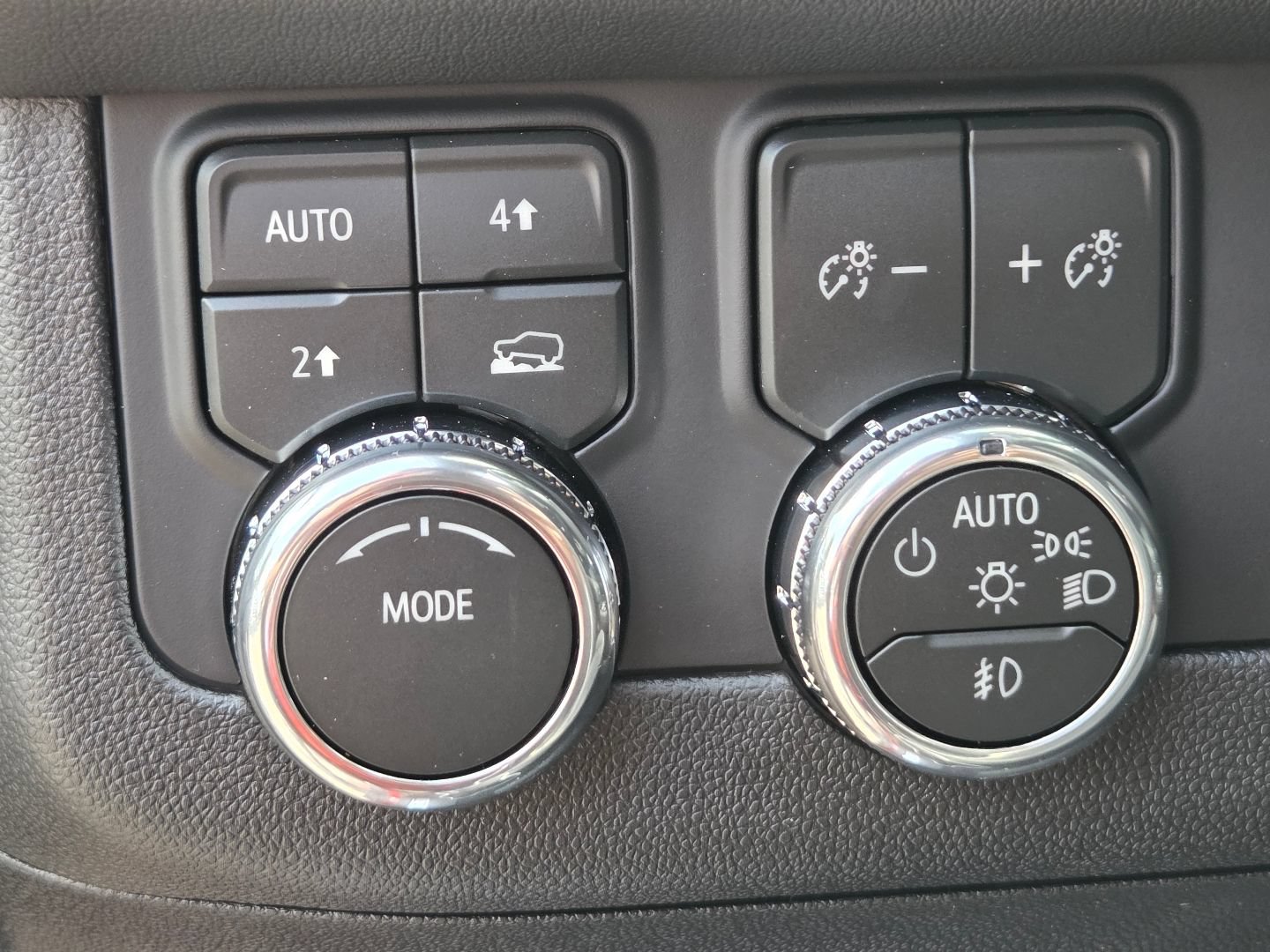New 2026 GMC Yukon XL Elevation w/ Technology Package AWD/4WD image 32