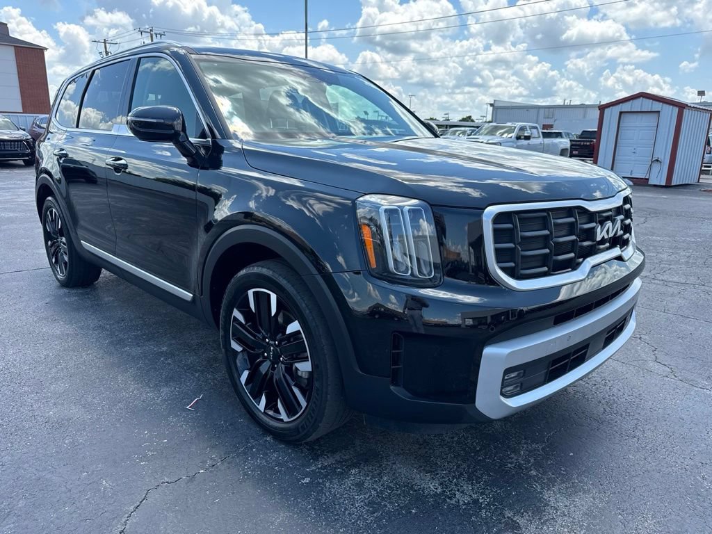 Used 2024 Kia Telluride SX Prestige w/ Towing Package AWD/4WD image 2
