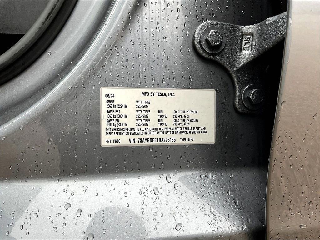 Used 2024 Tesla Model Y Long Range AWD/4WD image 18
