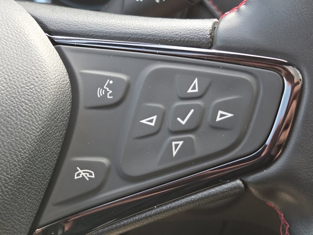 Used 2023 Chevrolet Equinox RS FWD image 12