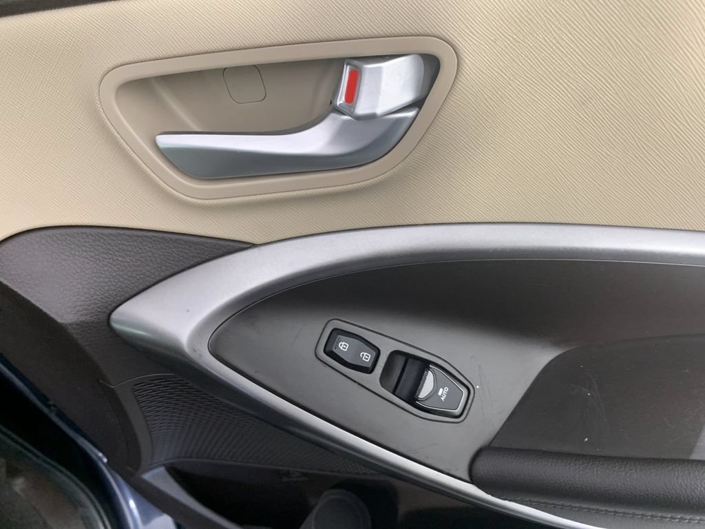 Used 2017 Hyundai Santa Fe Sport FWD image 38