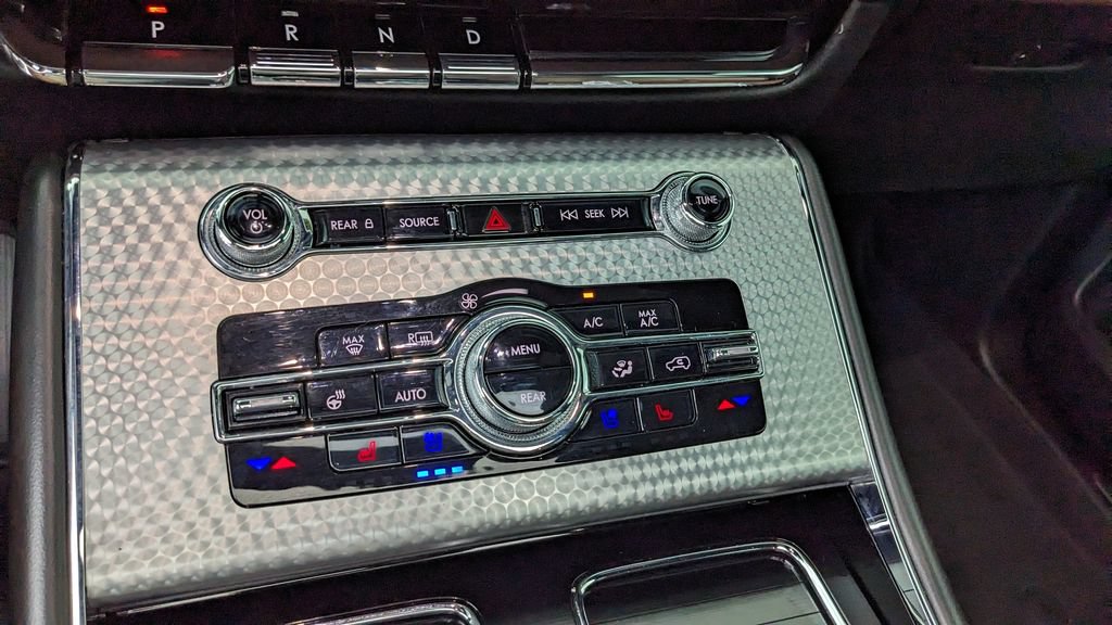 Used 2023 Lincoln Aviator Grand Touring w/ Equipment Group 301A AWD/4WD image 31