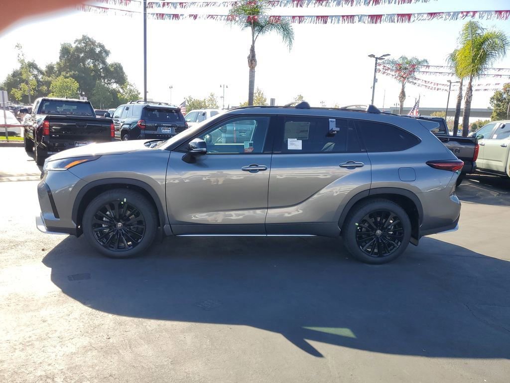 New 2026 Toyota Highlander XSE image 6