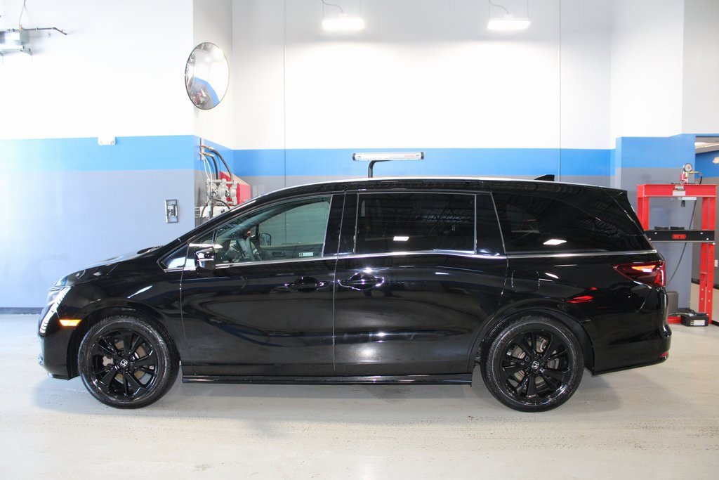 Used 2023 Honda Odyssey Sport image 14