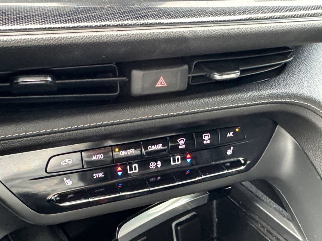Used 2023 Buick Envision Essence AWD/4WD image 27