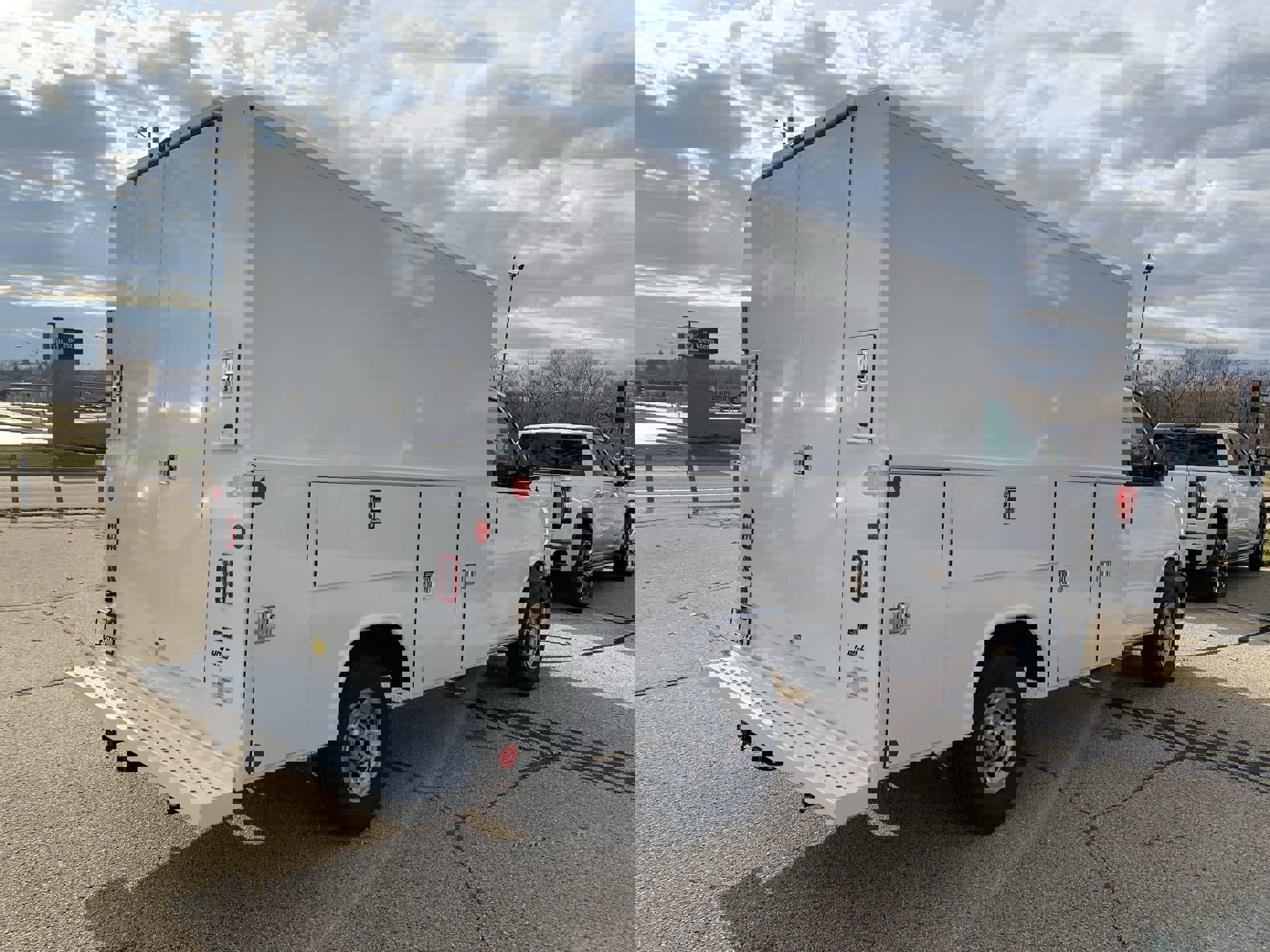 New 2025 GMC Savana 3500 w/ Power Convenience Package image 40