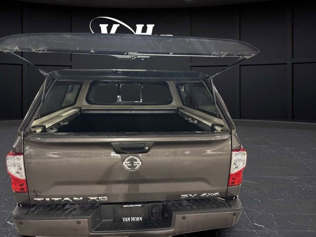 Used 2017 Nissan Titan SV image 14