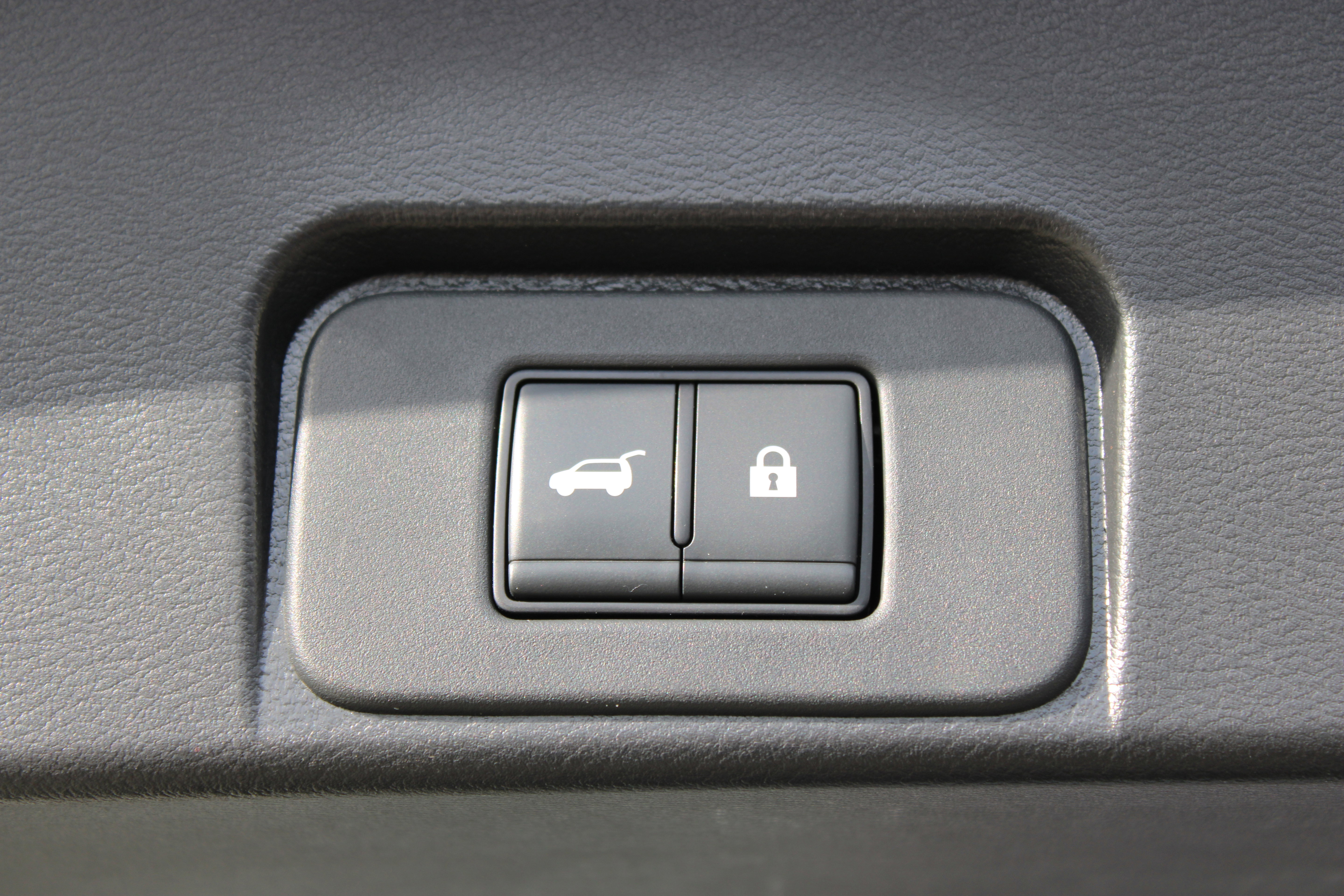 Certified 2023 Nissan Rogue SV w/ SV Premium B Package AWD/4WD image 7
