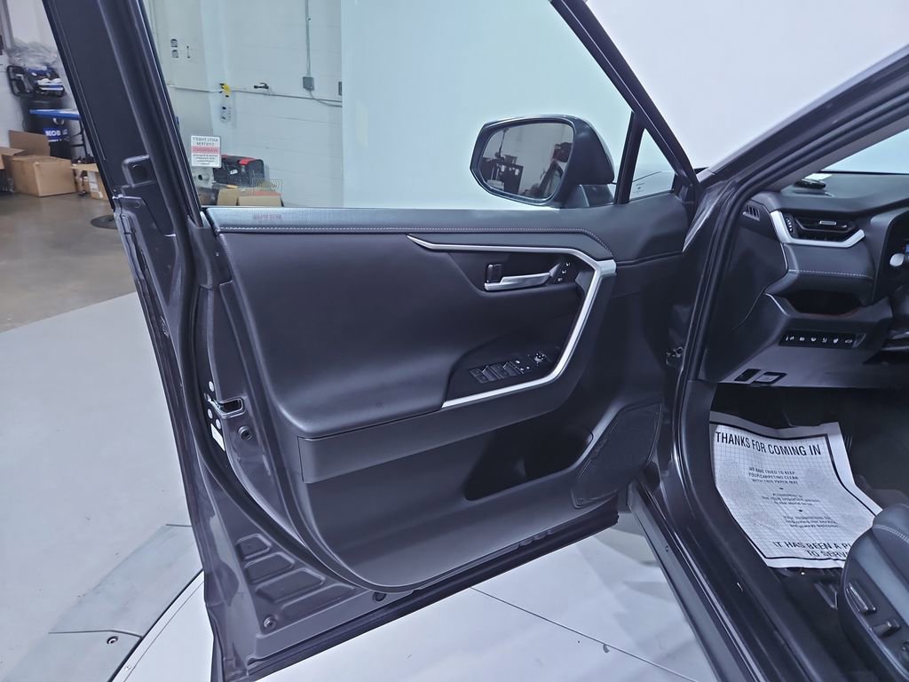 Used 2022 Toyota RAV4 Limited image 10