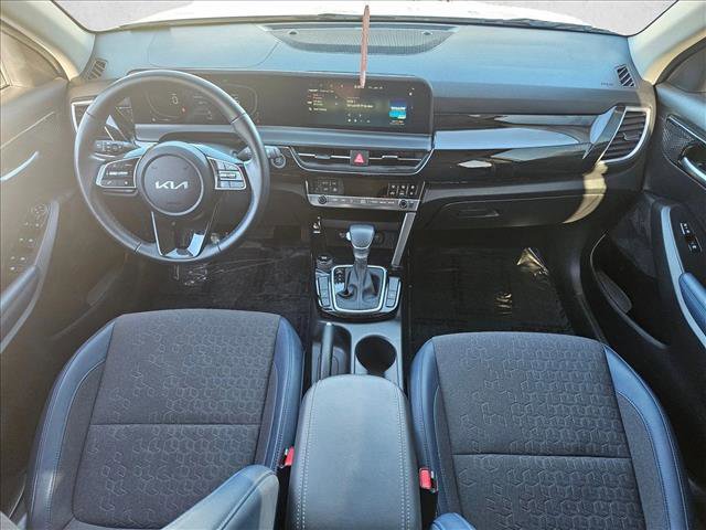 Used 2025 Kia Seltos S image 16