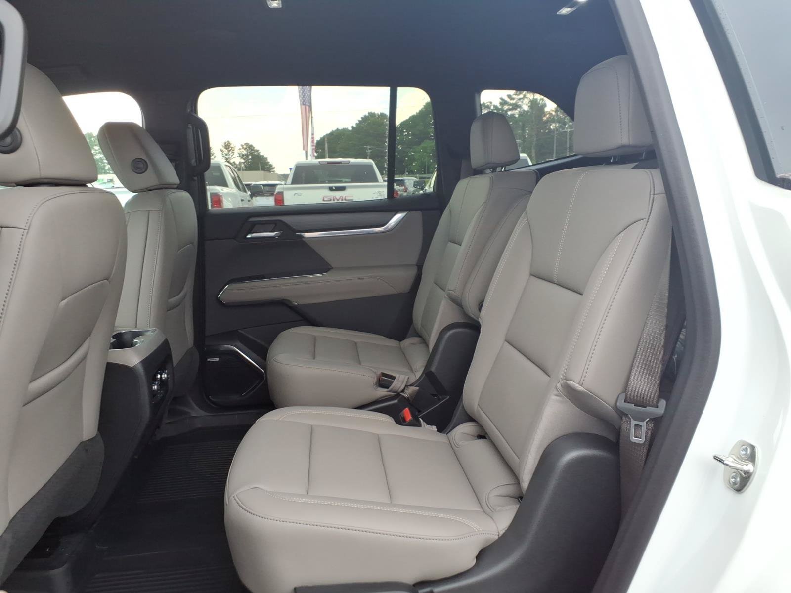 New 2026 GMC Acadia Elevation w/ Elevation Premium Package FWD image 23