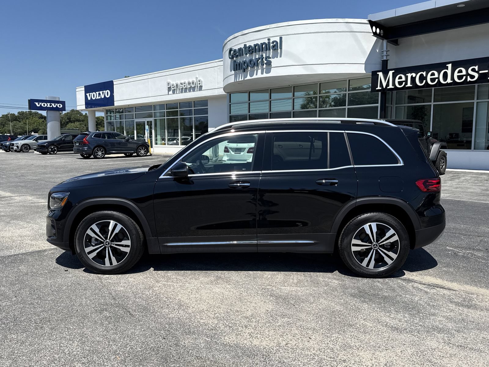 Used 2026 Mercedes-Benz GLB 250 image 2