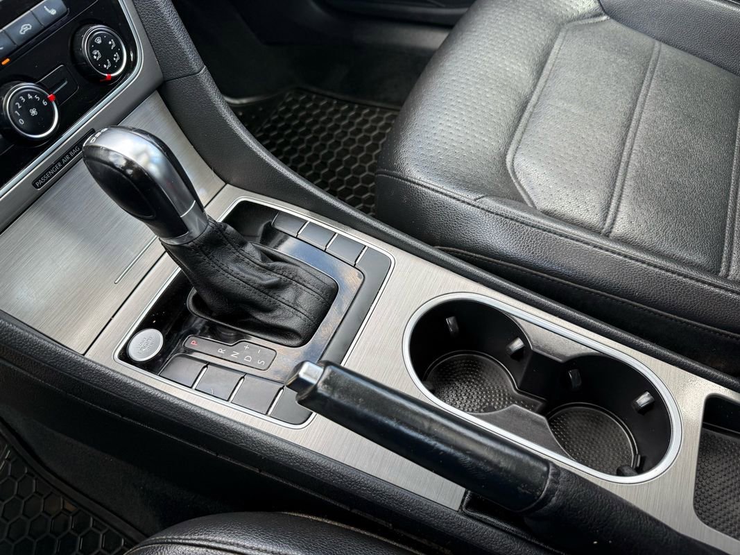 Used 2014 Volkswagen Passat TDI SE image 33