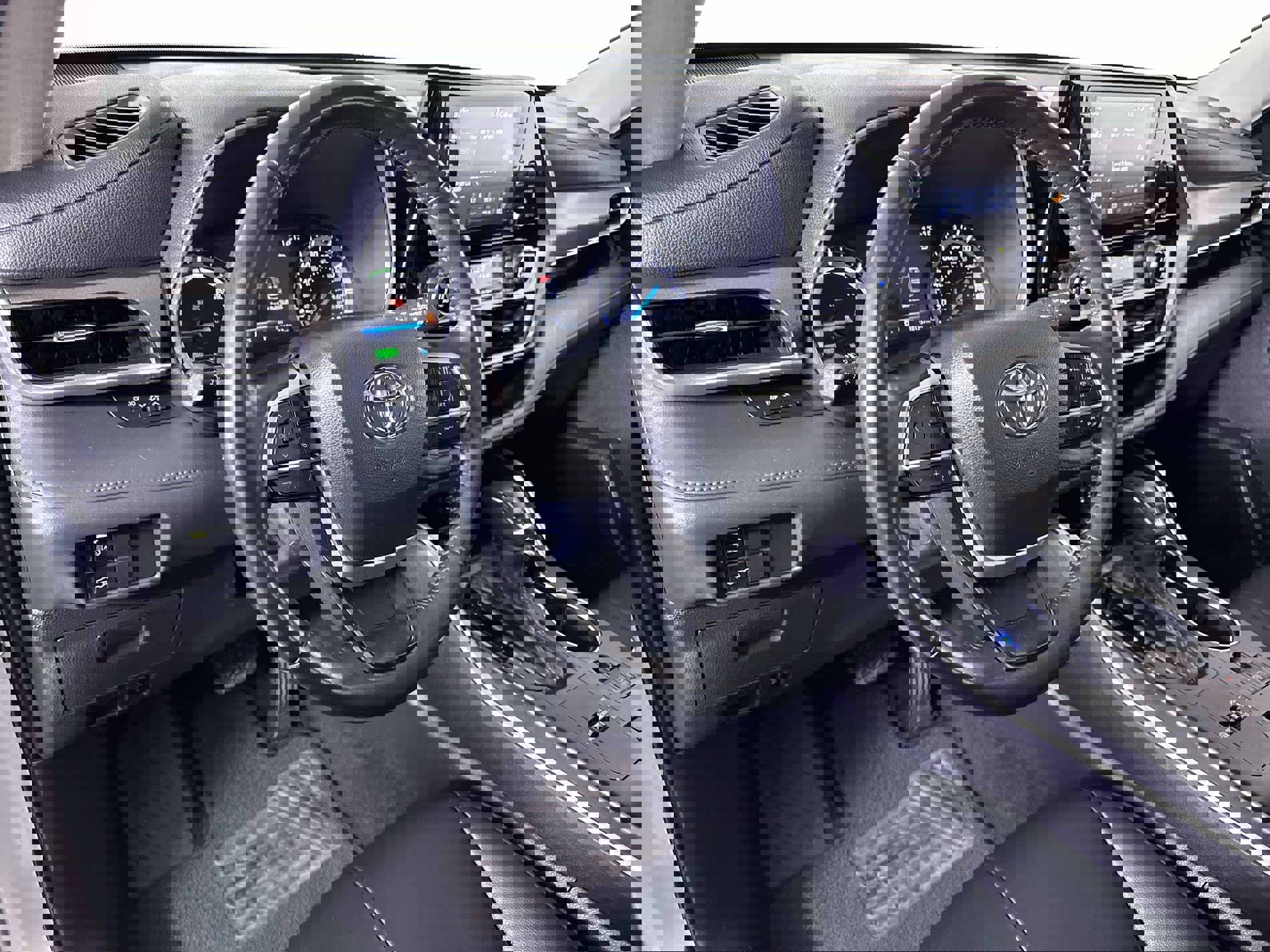 Used 2022 Toyota Highlander XLE image 46