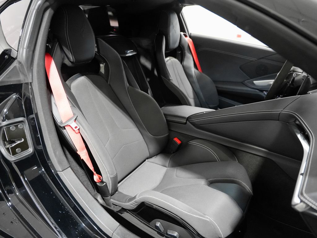 Used 2025 Chevrolet Corvette Z06 RWD image 23