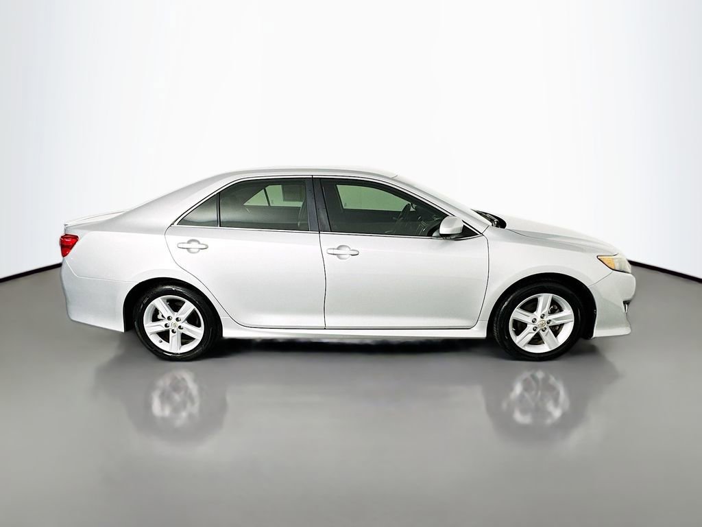 Used 2012 Toyota Camry SE FWD image 8