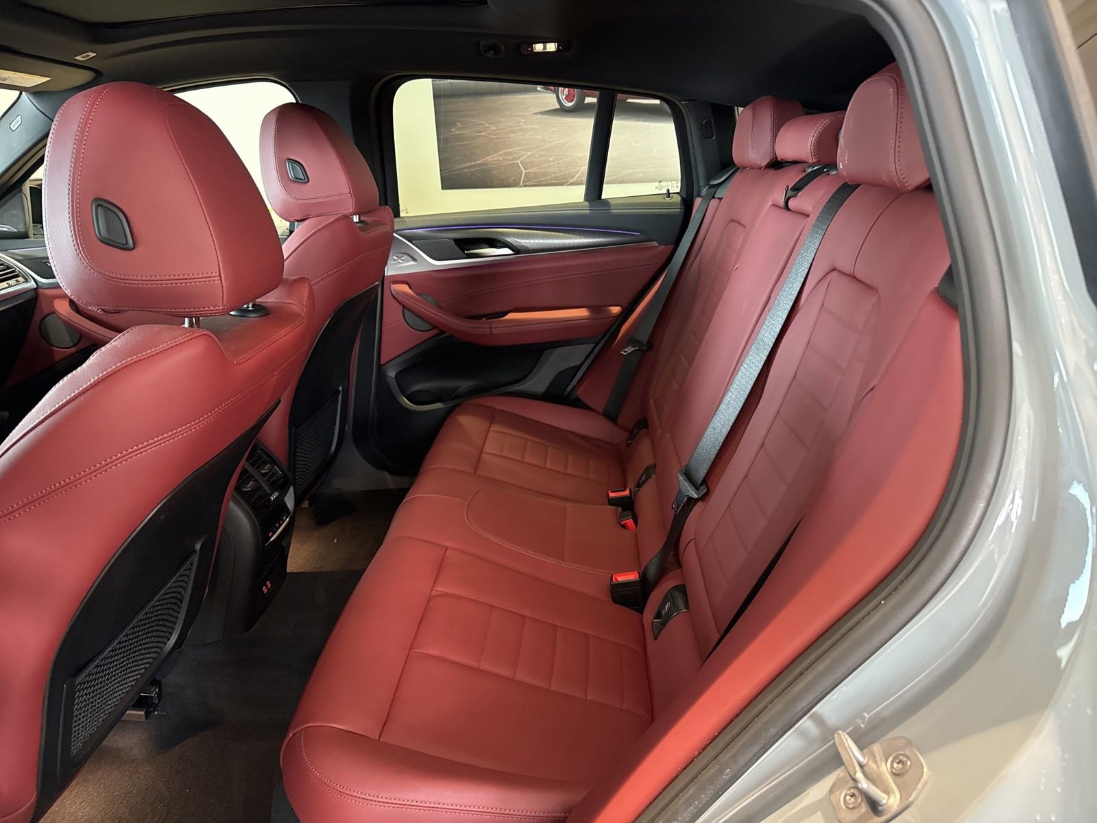 Certified 2024 BMW X4 M40i w/ Premium Package AWD/4WD image 33