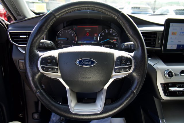 Certified 2021 Ford Explorer XLT w/ Equipment Group 202A AWD/4WD image 18