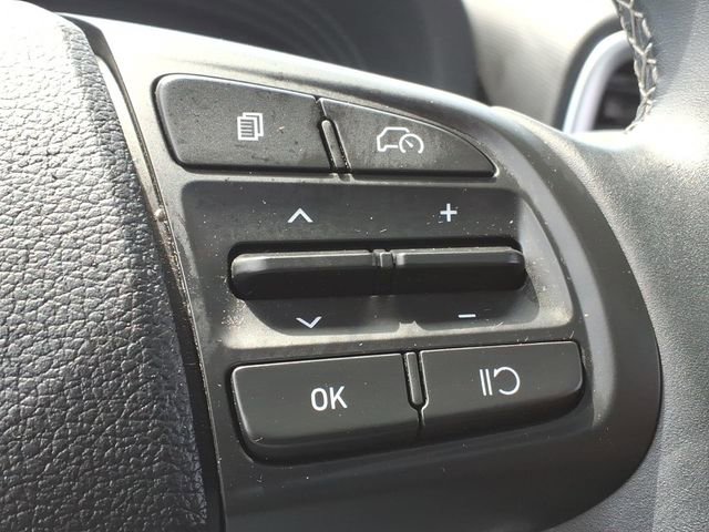 Used 2023 Hyundai Venue SEL image 13