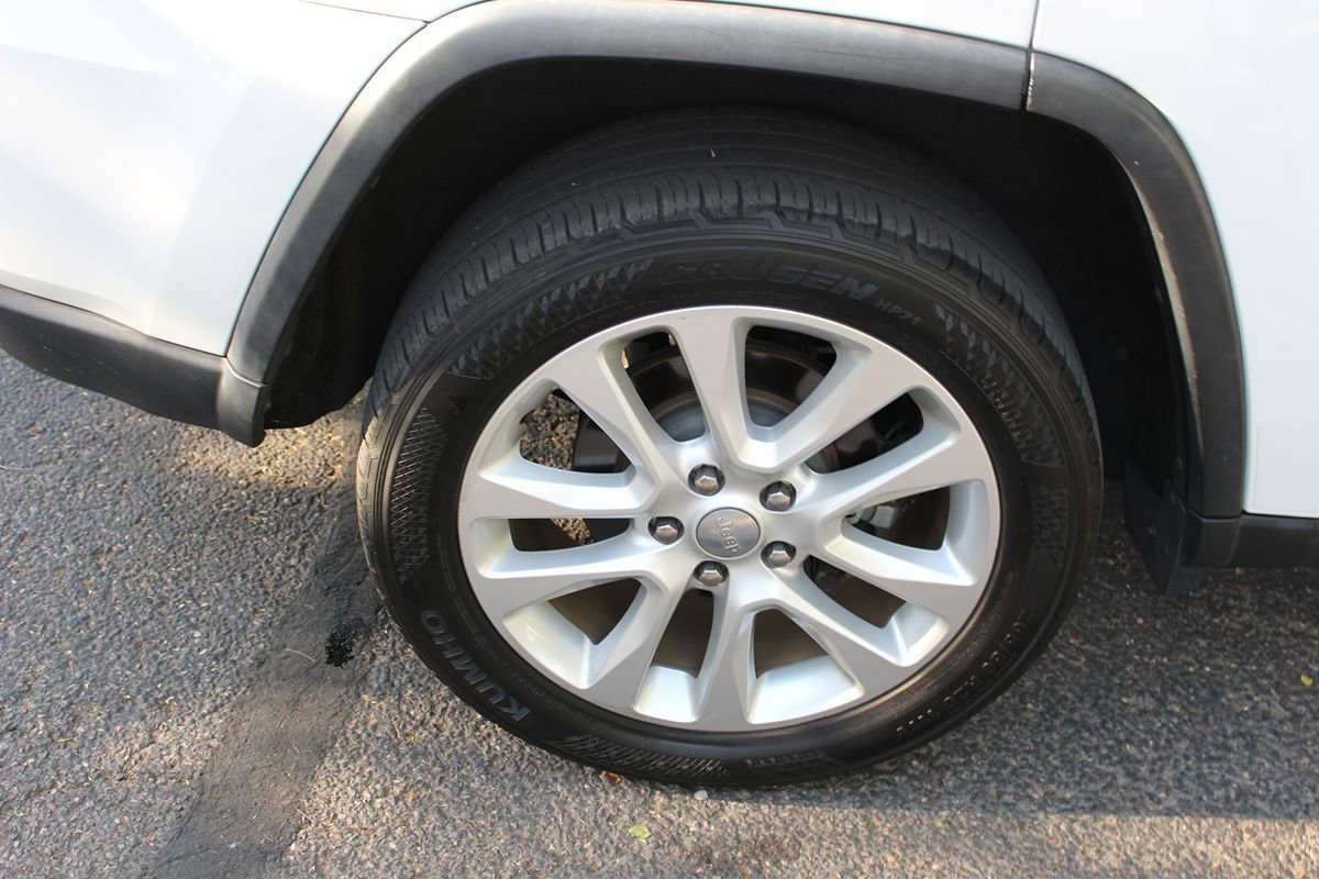 Used 2017 Jeep Grand Cherokee Limited RWD image 47