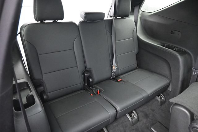 Used 2025 Chevrolet Traverse LT AWD/4WD image 9