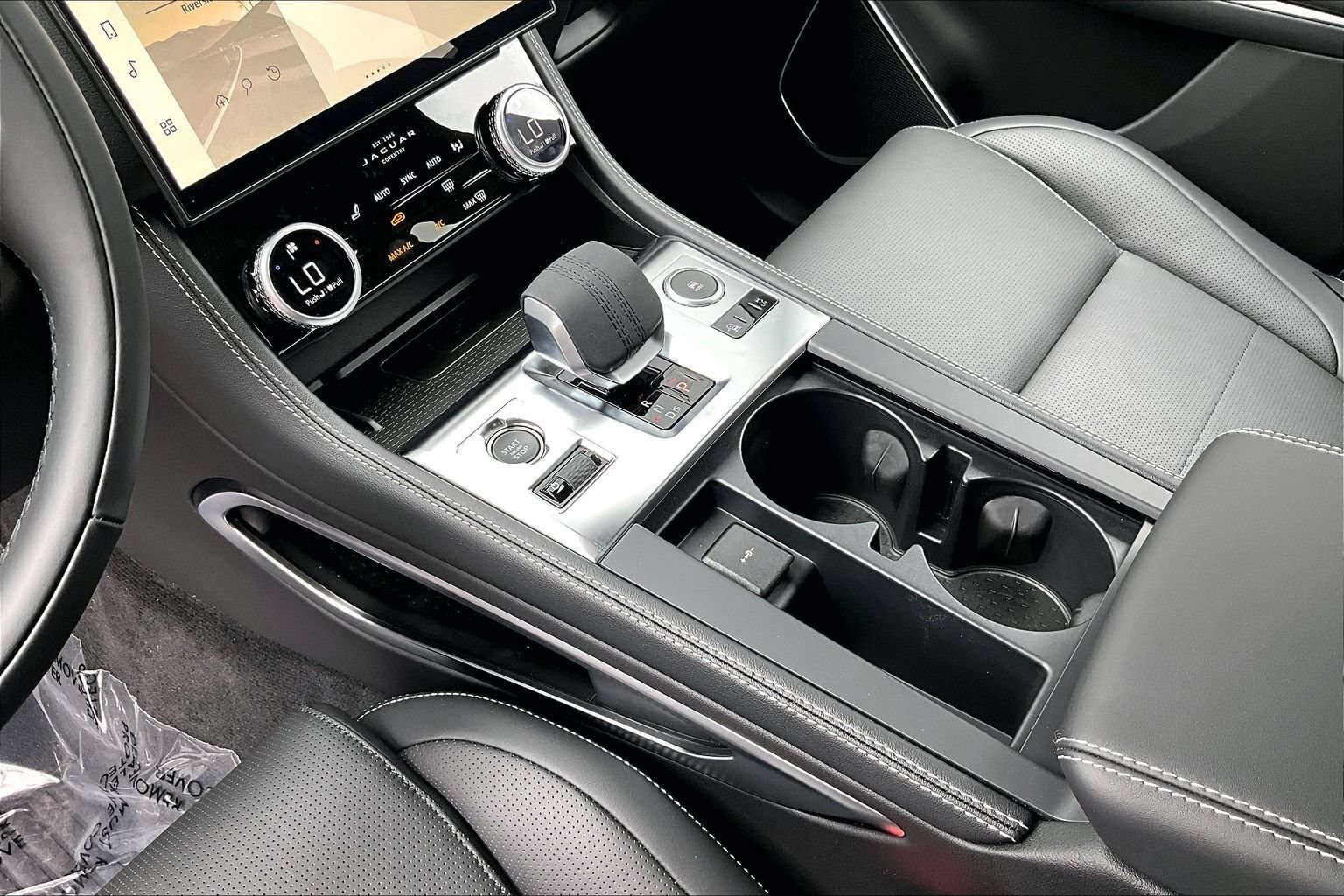 New 2026 Jaguar F-PACE R-Dynamic S AWD/4WD image 8