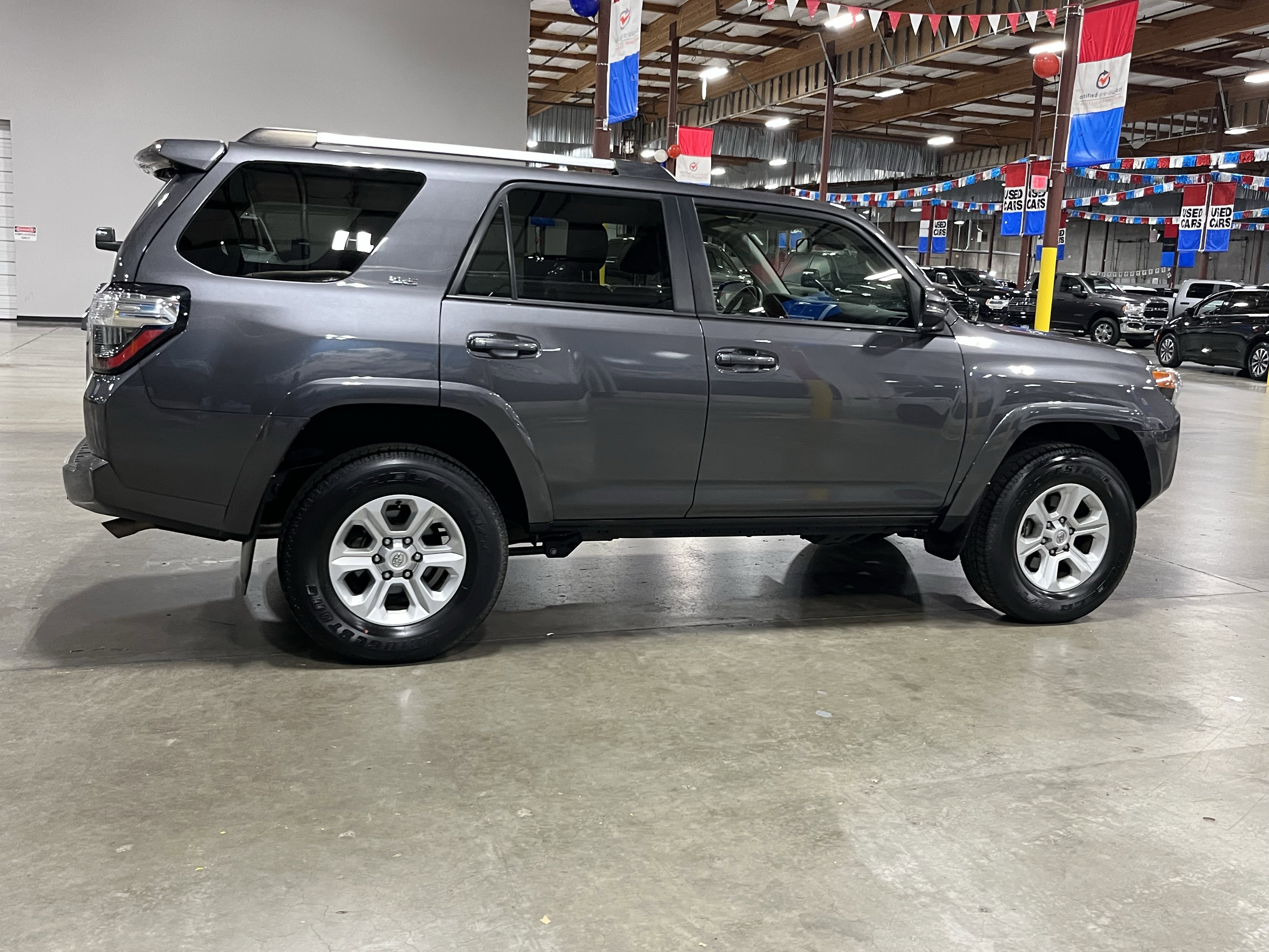 Used 2022 Toyota 4Runner SR5 Premium image 6