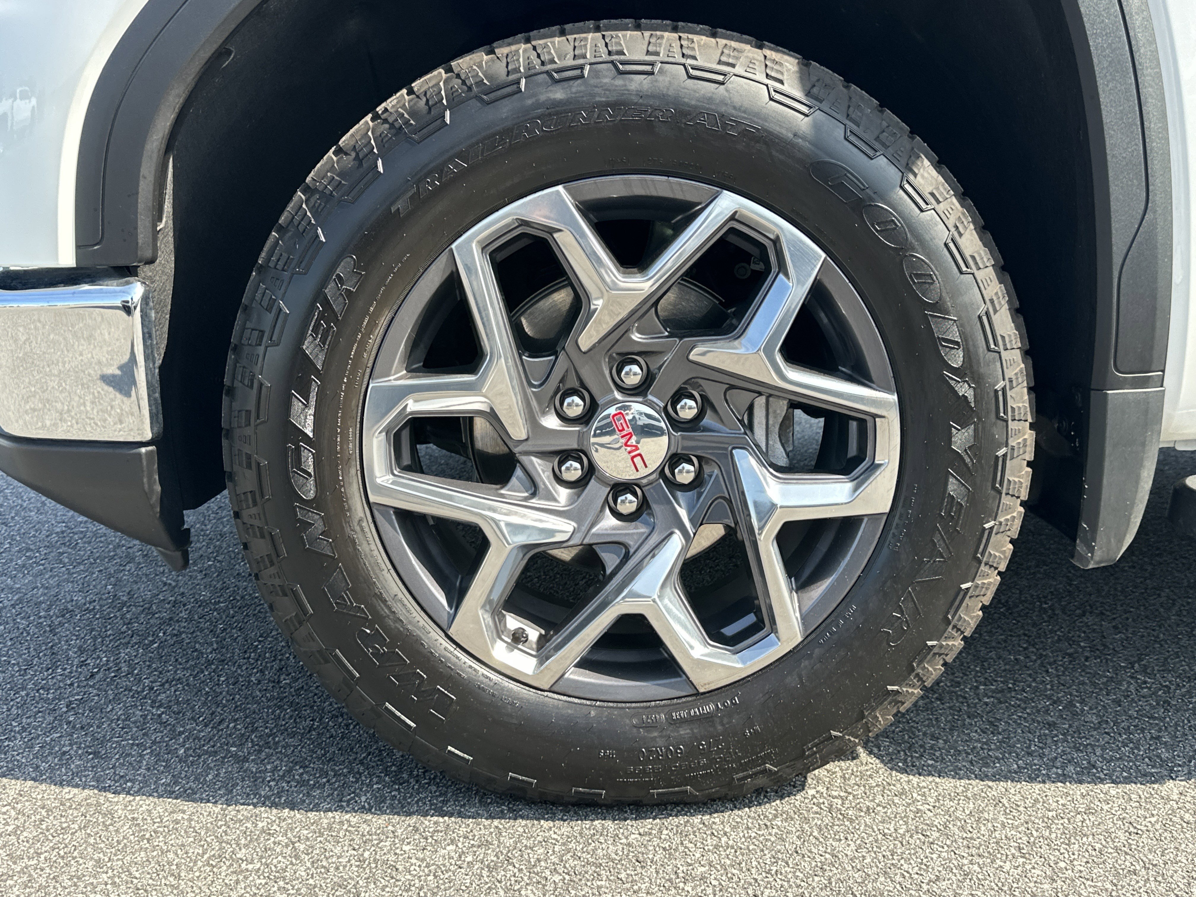 Certified 2025 GMC Sierra 1500 SLT w/ SLT Premium Plus Package AWD/4WD image 12