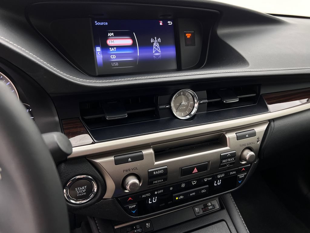 Used 2017 Lexus ES 350 w/ Premium Package FWD image 14