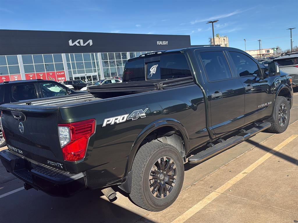 Used 2019 Nissan Titan PRO-4X w/ Pro-4x Convenience Package image 9