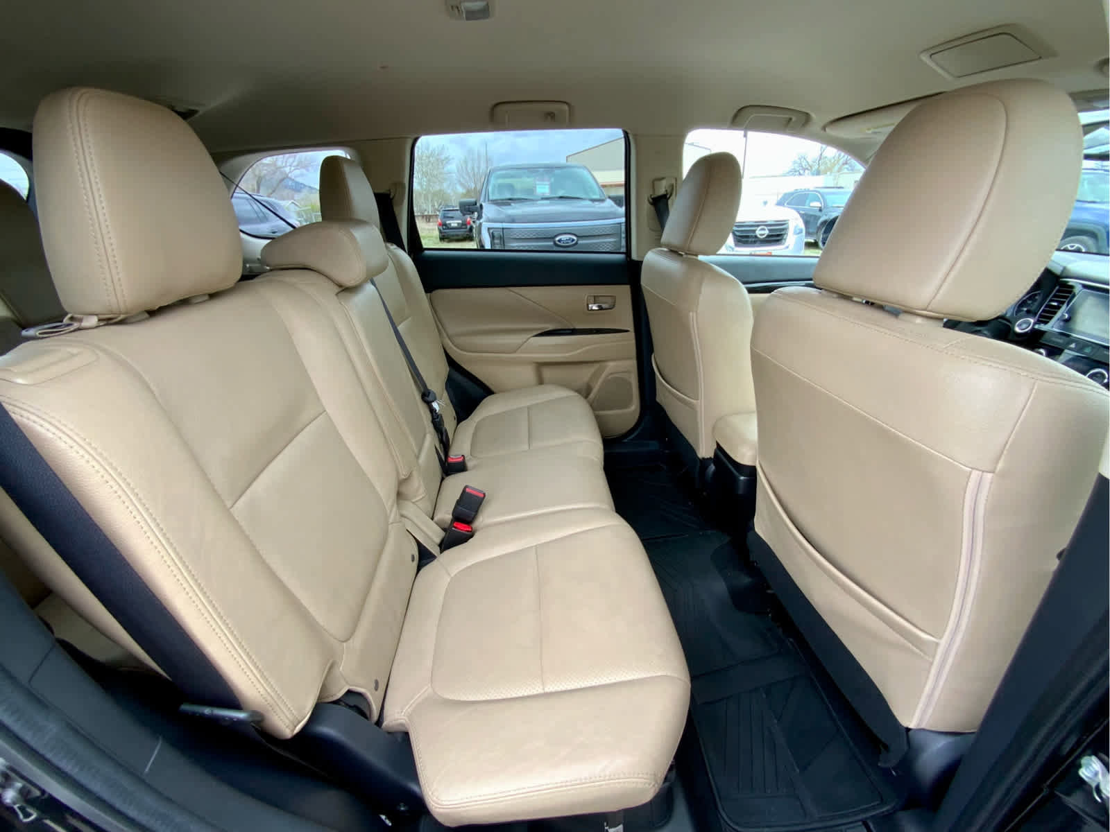 Used 2018 Mitsubishi Outlander SEL AWD/4WD image 22