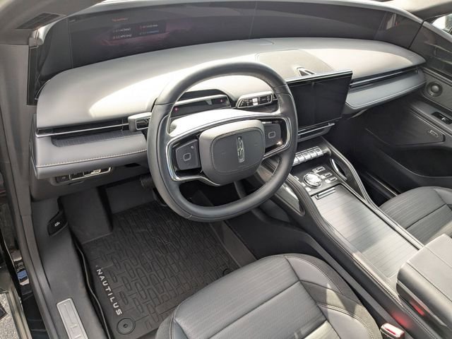 Used 2025 Lincoln Nautilus Reserve w/ Jet Appearance Package AWD/4WD image 10