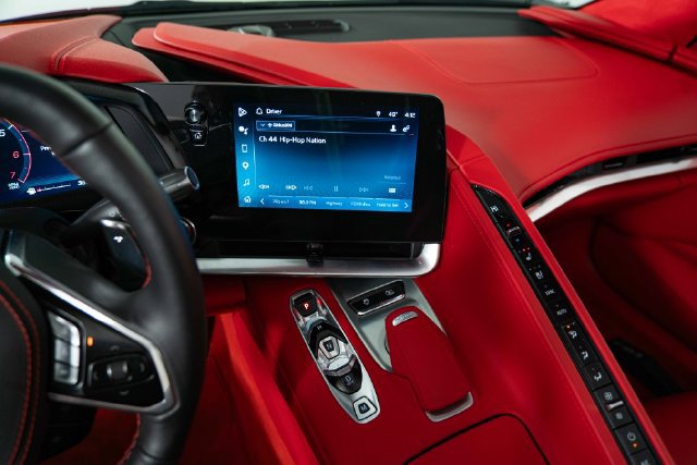 Used 2025 Chevrolet Corvette Stingray Premium Conv w/ Z51 Performance Package RWD image 20