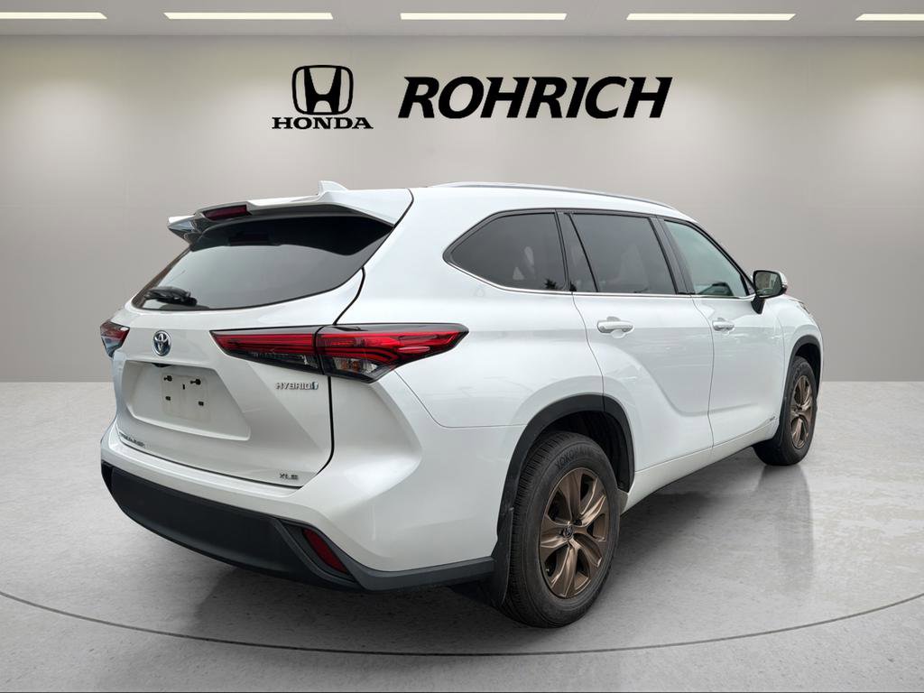 Used 2022 Toyota Highlander Bronze Edition image 6