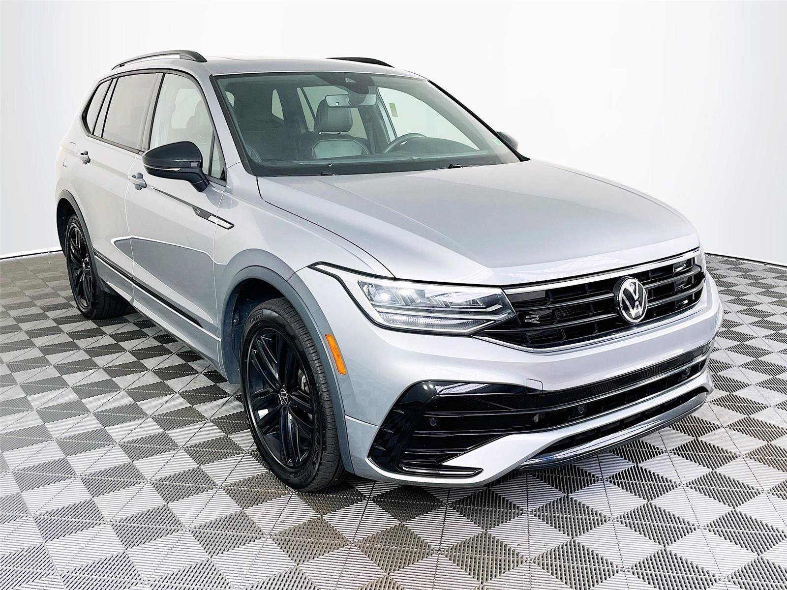 Used 2022 Volkswagen Tiguan SE R-Line AWD/4WD video 1