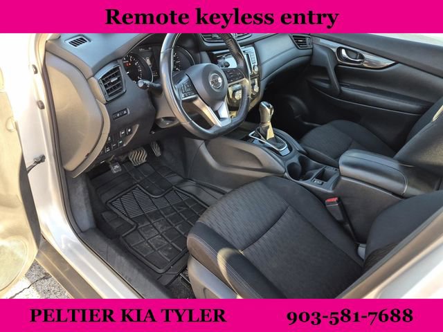 Used 2018 Nissan Rogue SV w/ Sun & Sound Touring Package image 22