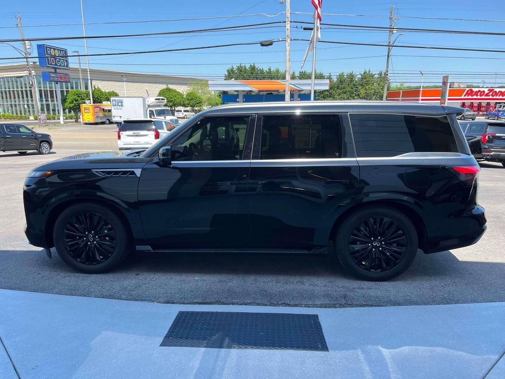 Used 2025 INFINITI QX80 Sensory AWD/4WD image 6