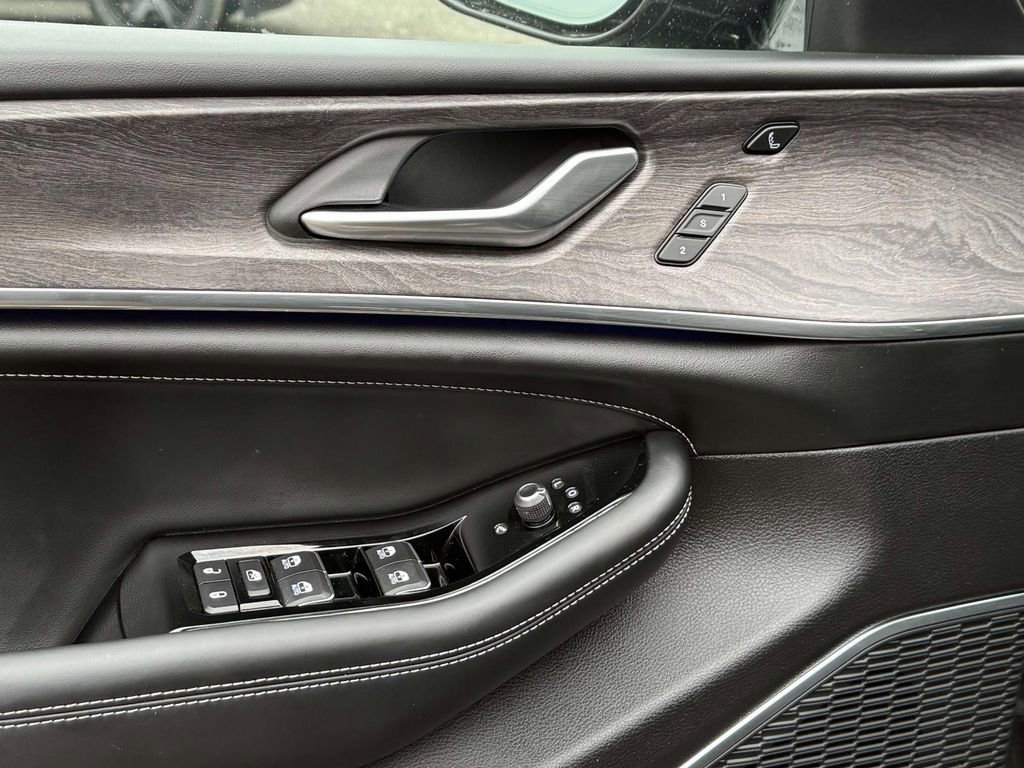 Used 2023 Jeep Grand Cherokee L Overland w/ Luxury Tech Group IV image 25